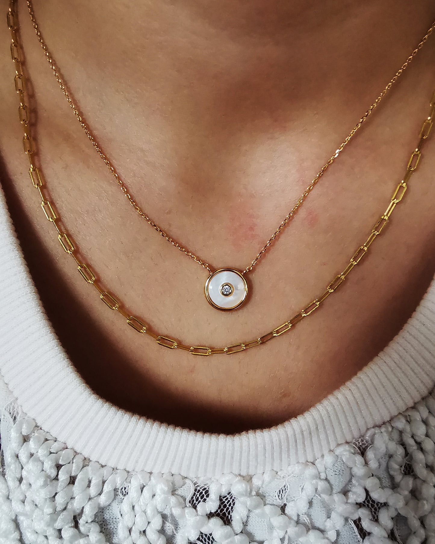 Mother of Pearl Pendant Necklace.