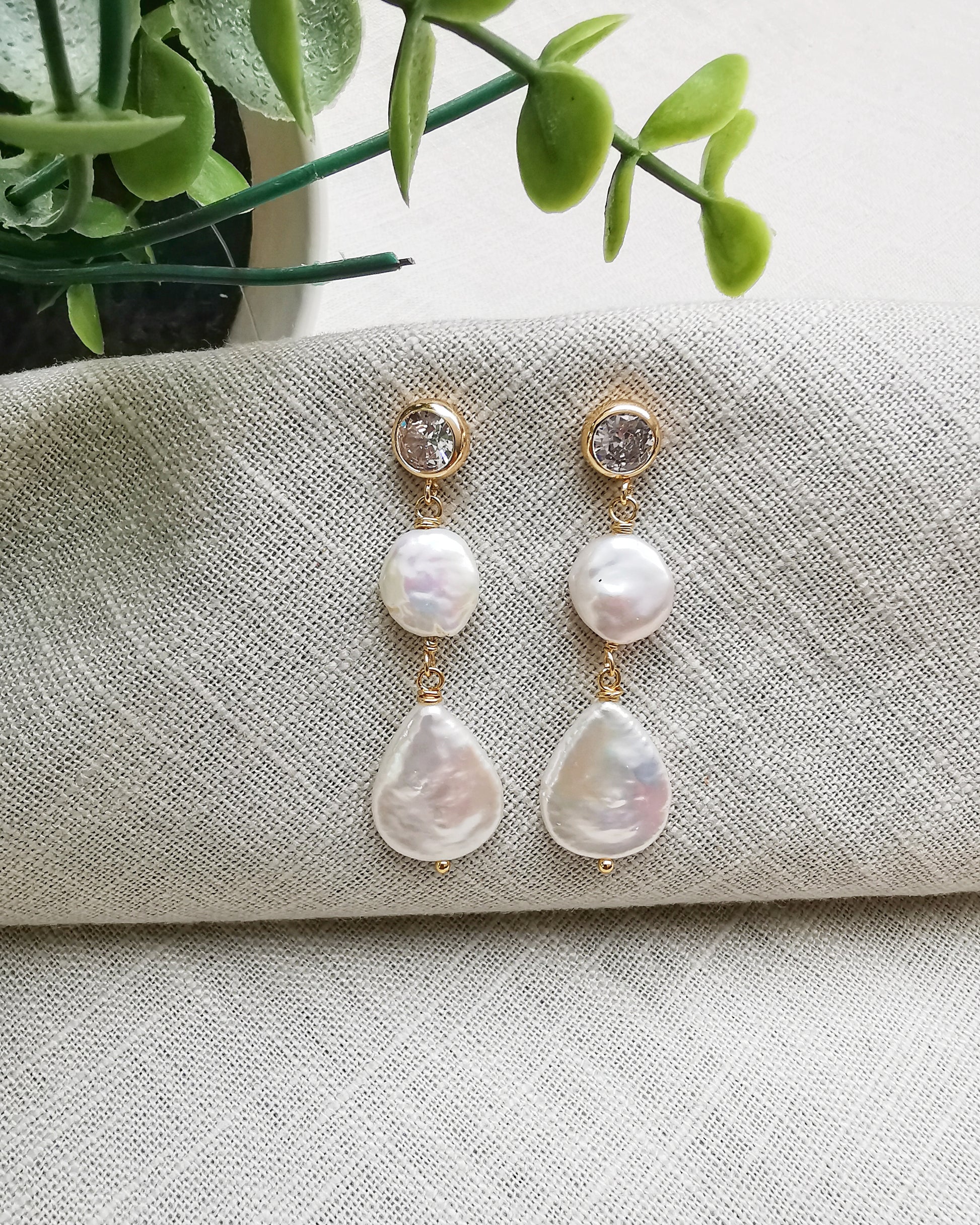 Nikkita|| Freshwater Pearl Stud Earrings. - Vinta Shop