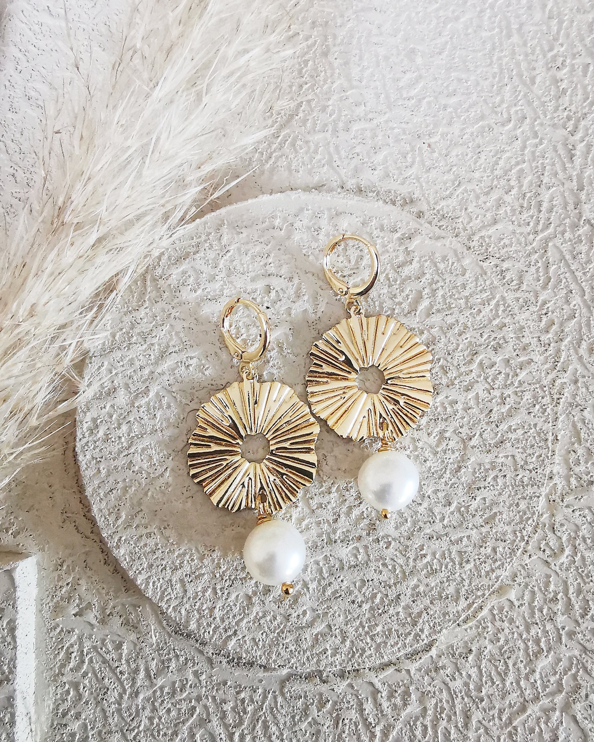 Freshwater Pearl Dangle Earrings. - Vinta Shop