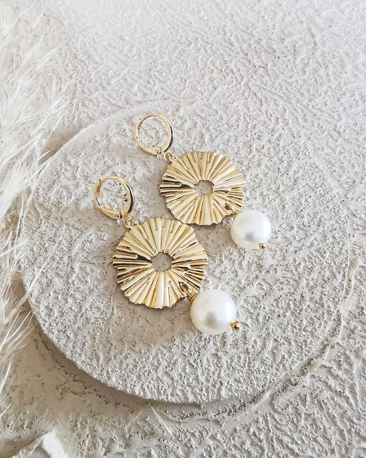 Freshwater Pearl Dangle Earrings. - Vinta Shop