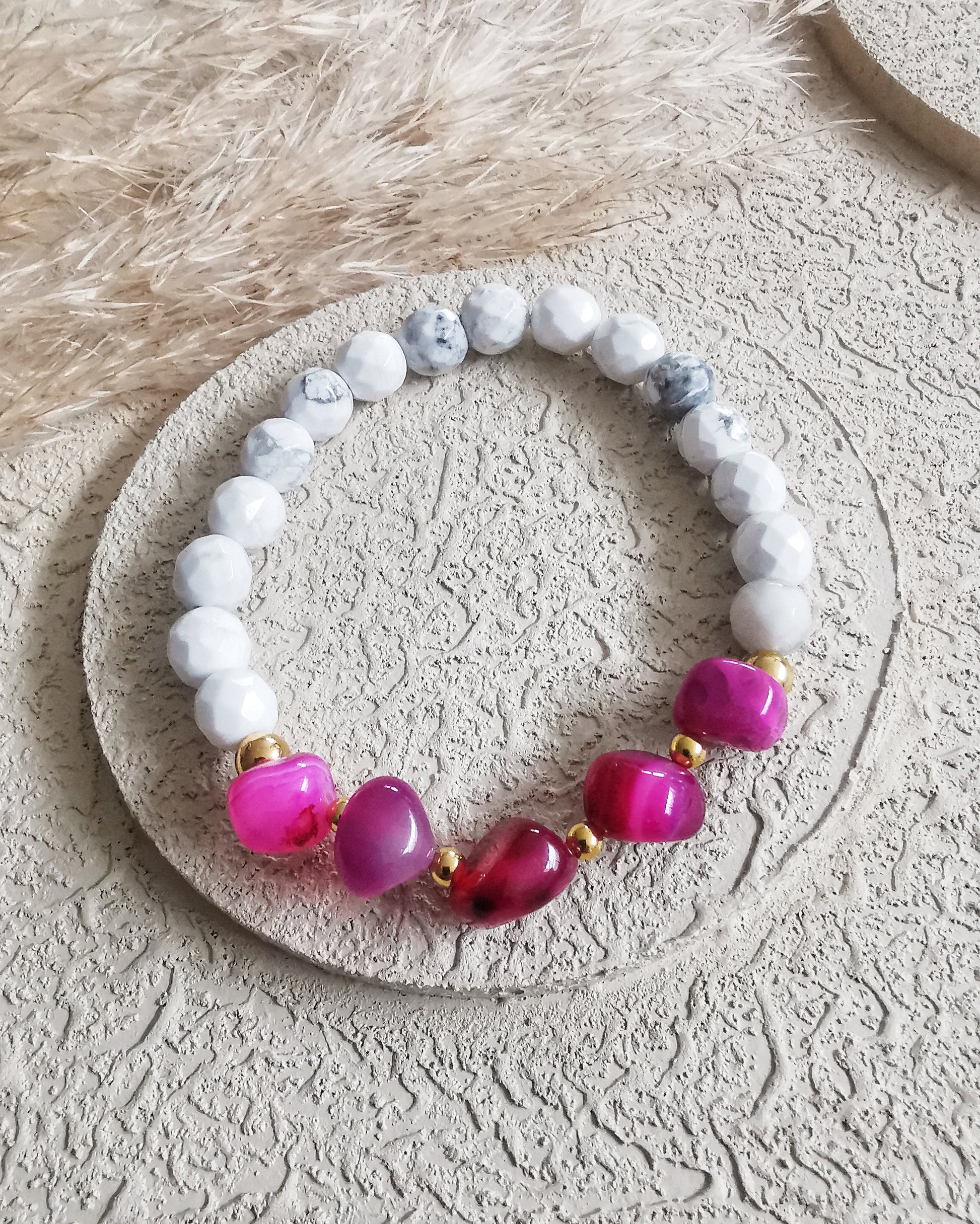 Howlite and Agate Elastic Bracelets - Vinta Shop