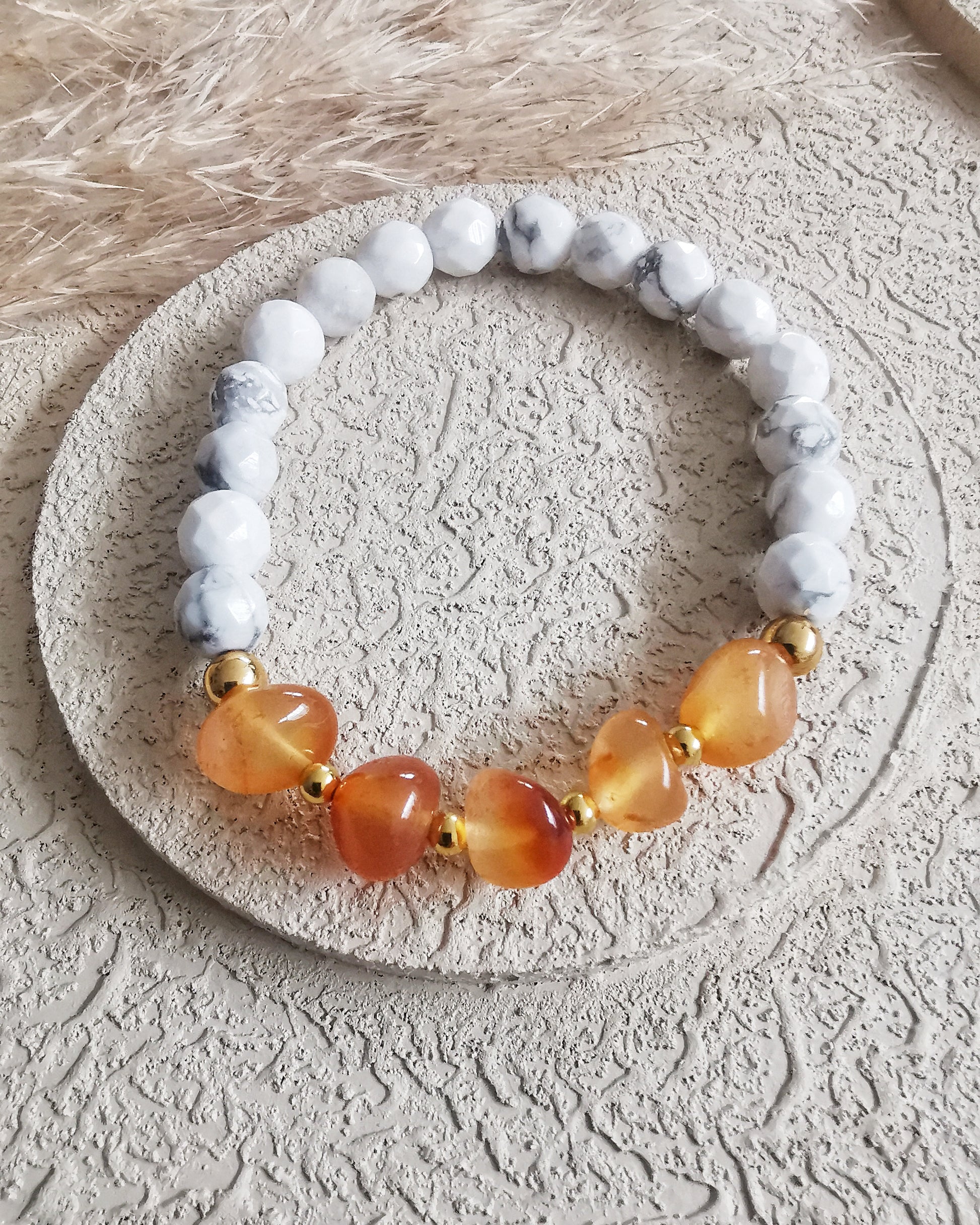 Howlite and Agate Elastic Bracelets - Vinta Shop