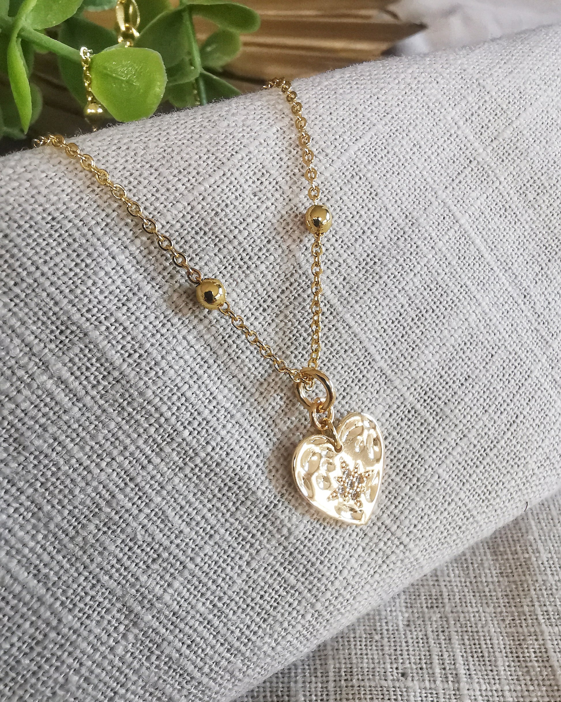Heart Starburst Satellite Pendant Necklace. - Vinta Shop