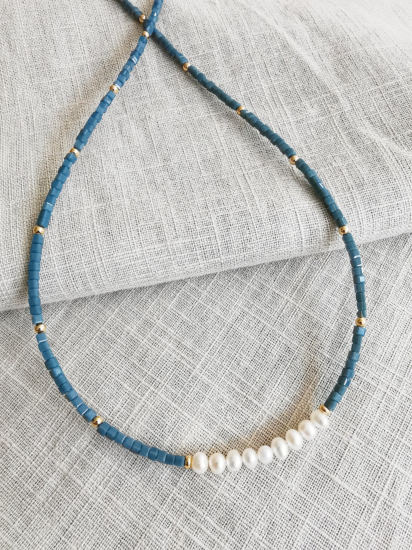 LaLi - Crystal Necklace with Freshwater Pearls.