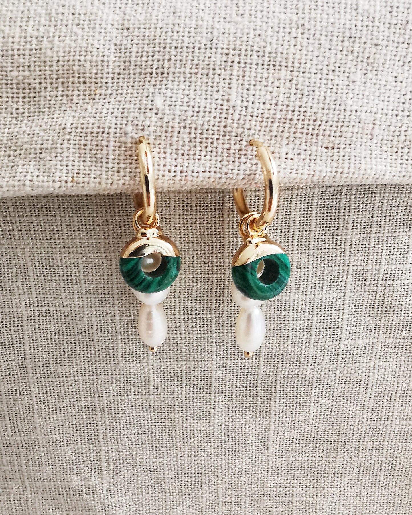 Detachable Hoop Earrings with Freshwater Pearl and Malachite.