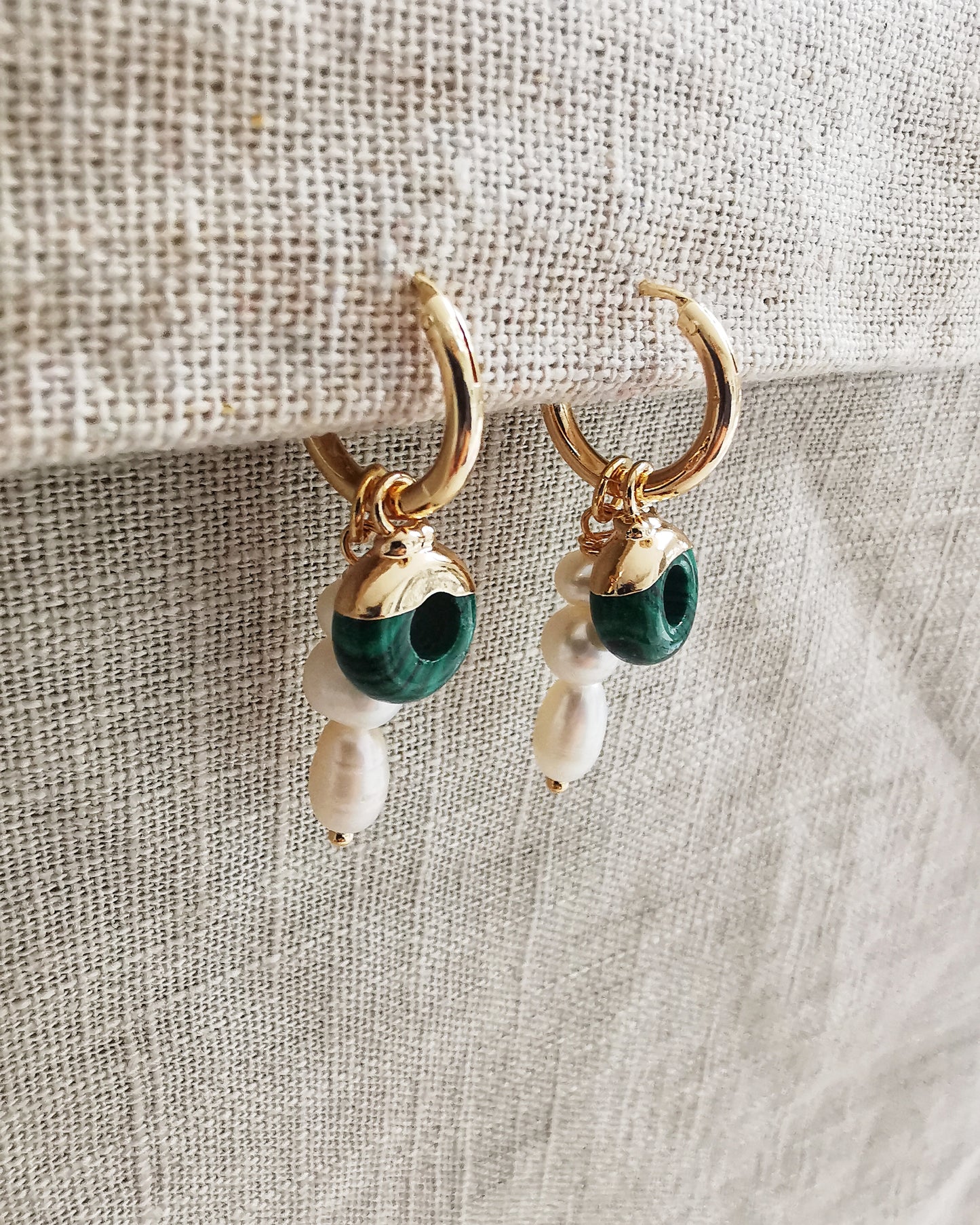 Detachable Hoop Earrings with Freshwater Pearl and Malachite.