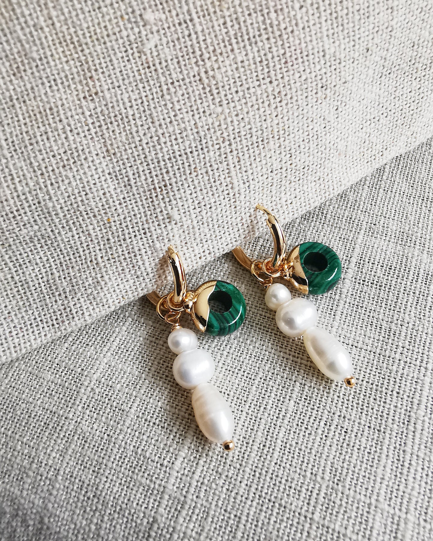 Detachable Hoop Earrings with Freshwater Pearl and Malachite.