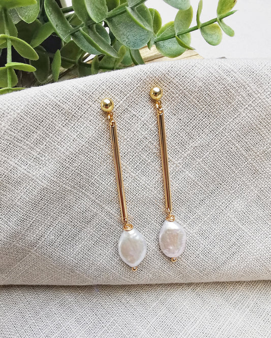 Marina || Freshwater Pearl Bar Earrings - Vinta Shop