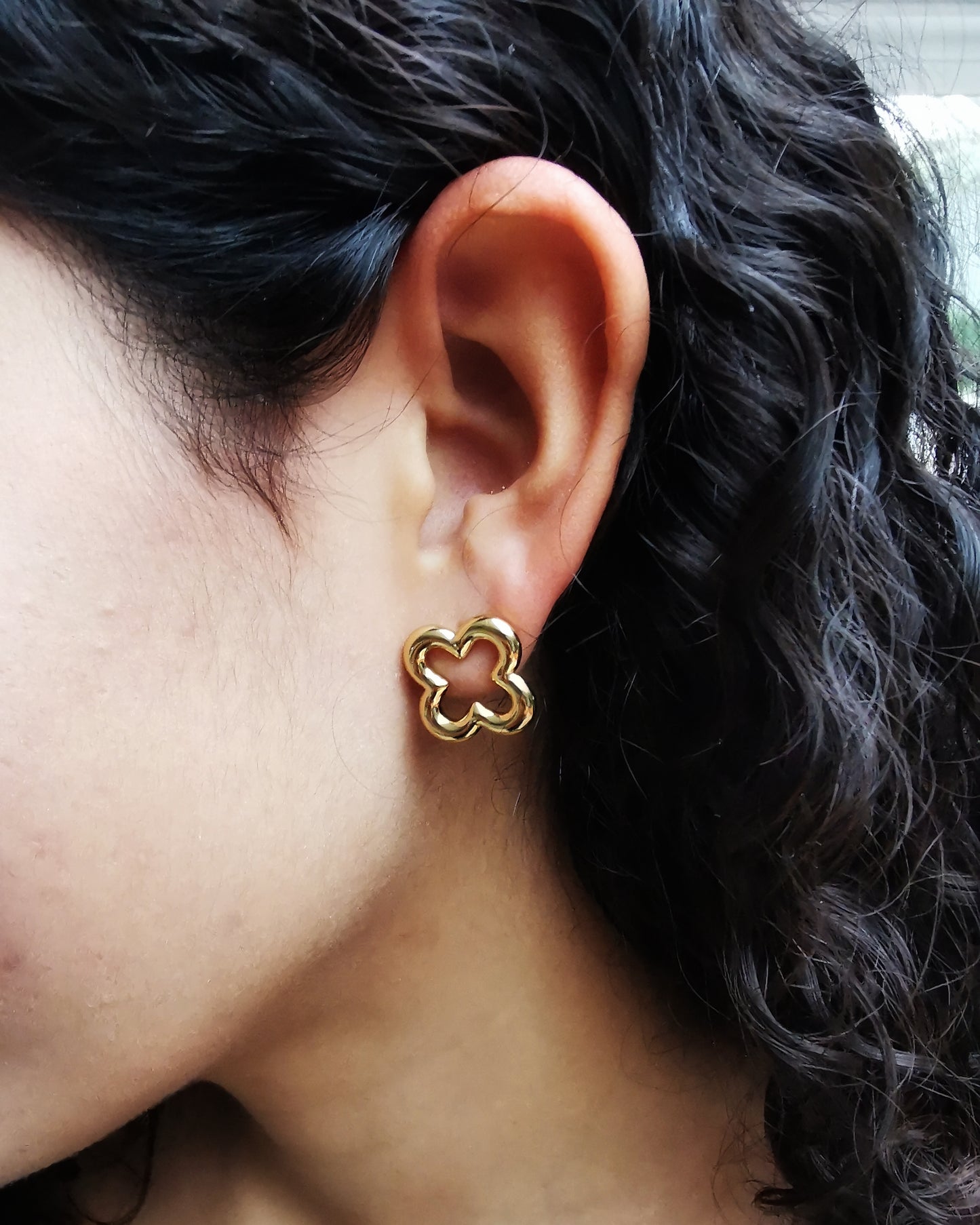 SAMANTHA || Four Leaf Flower Gold Earrings.