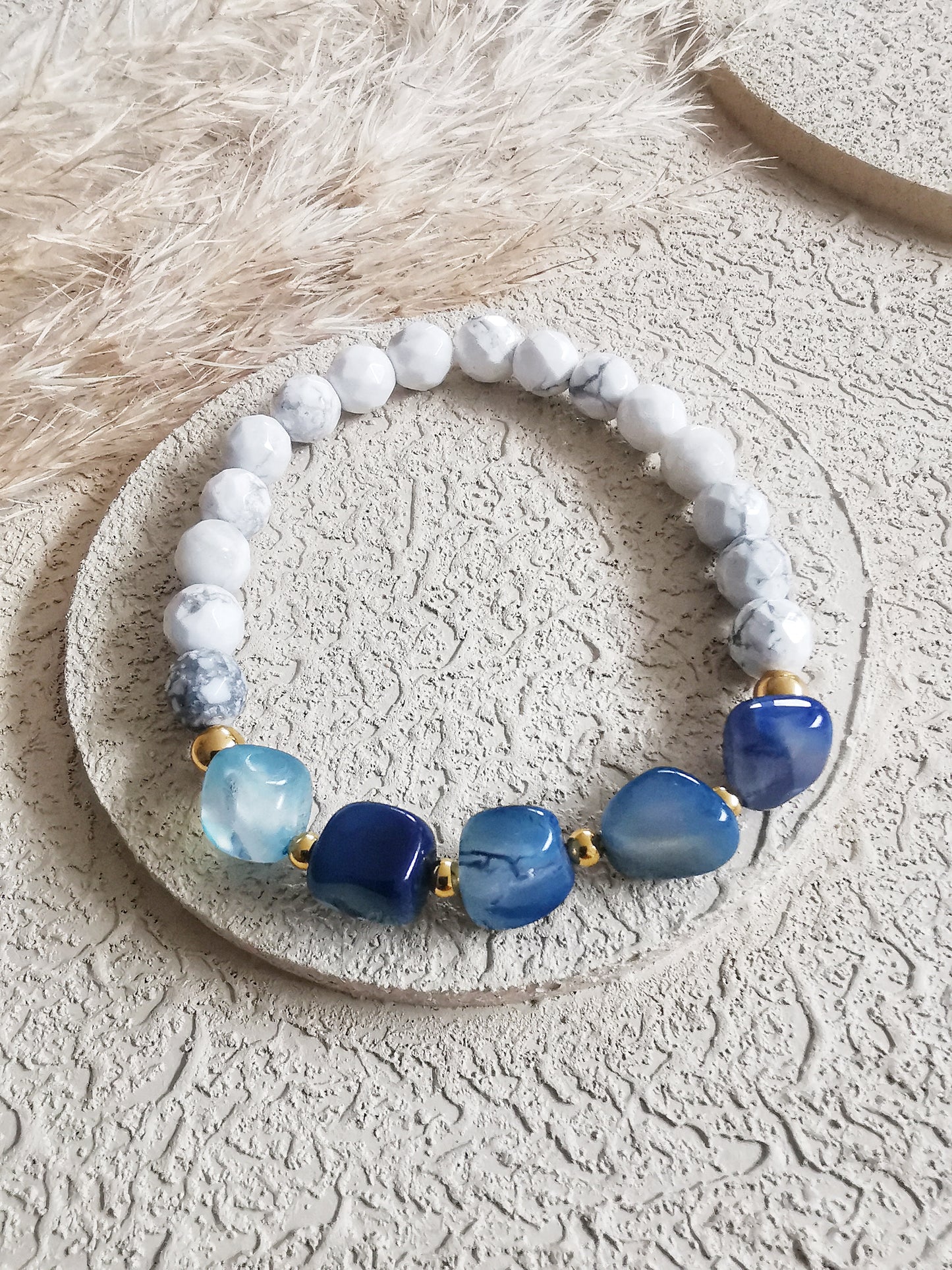 Howlite and Agate Elastic Bracelets