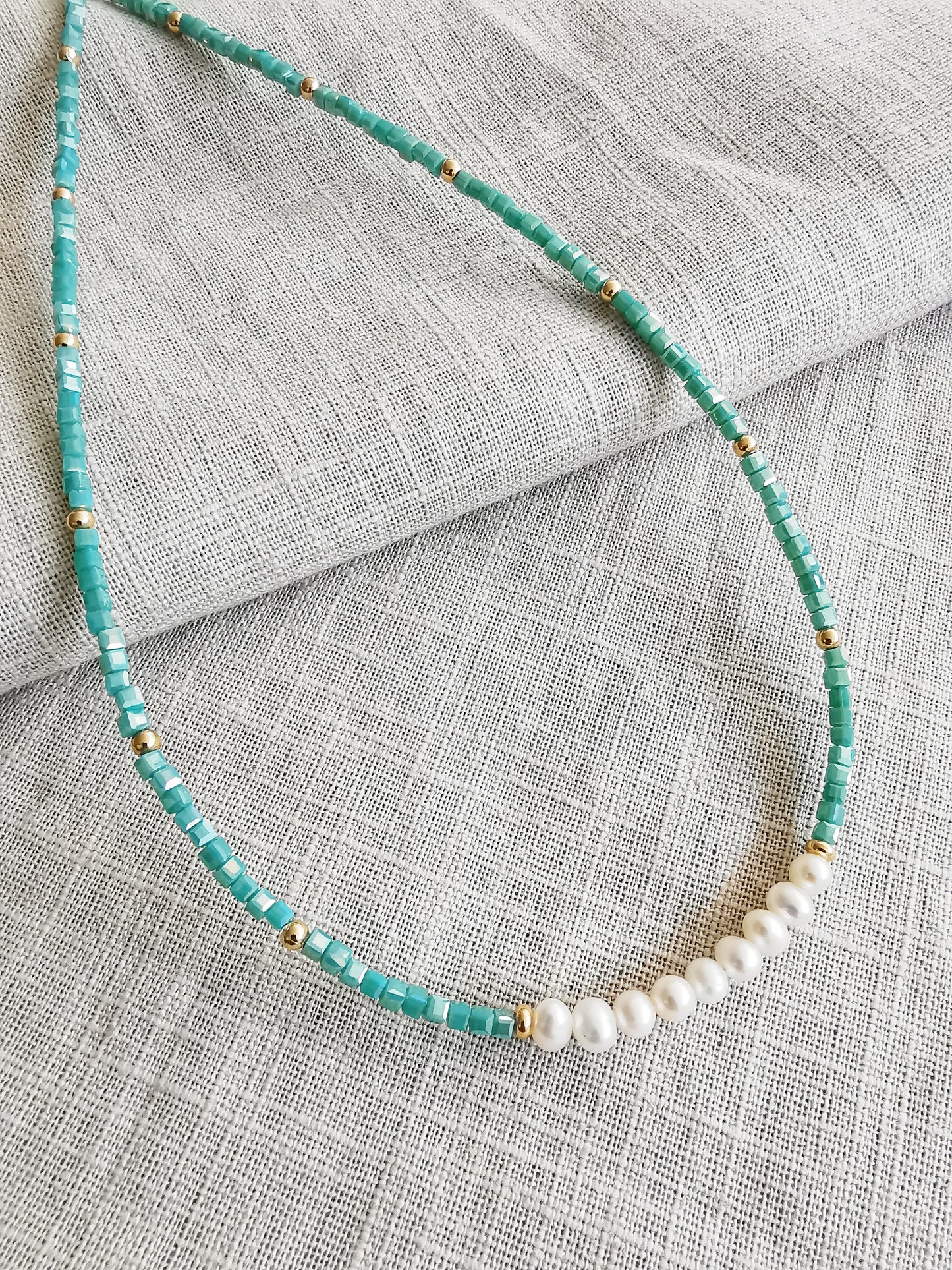LaLi - Crystal Necklace with Freshwater Pearls.