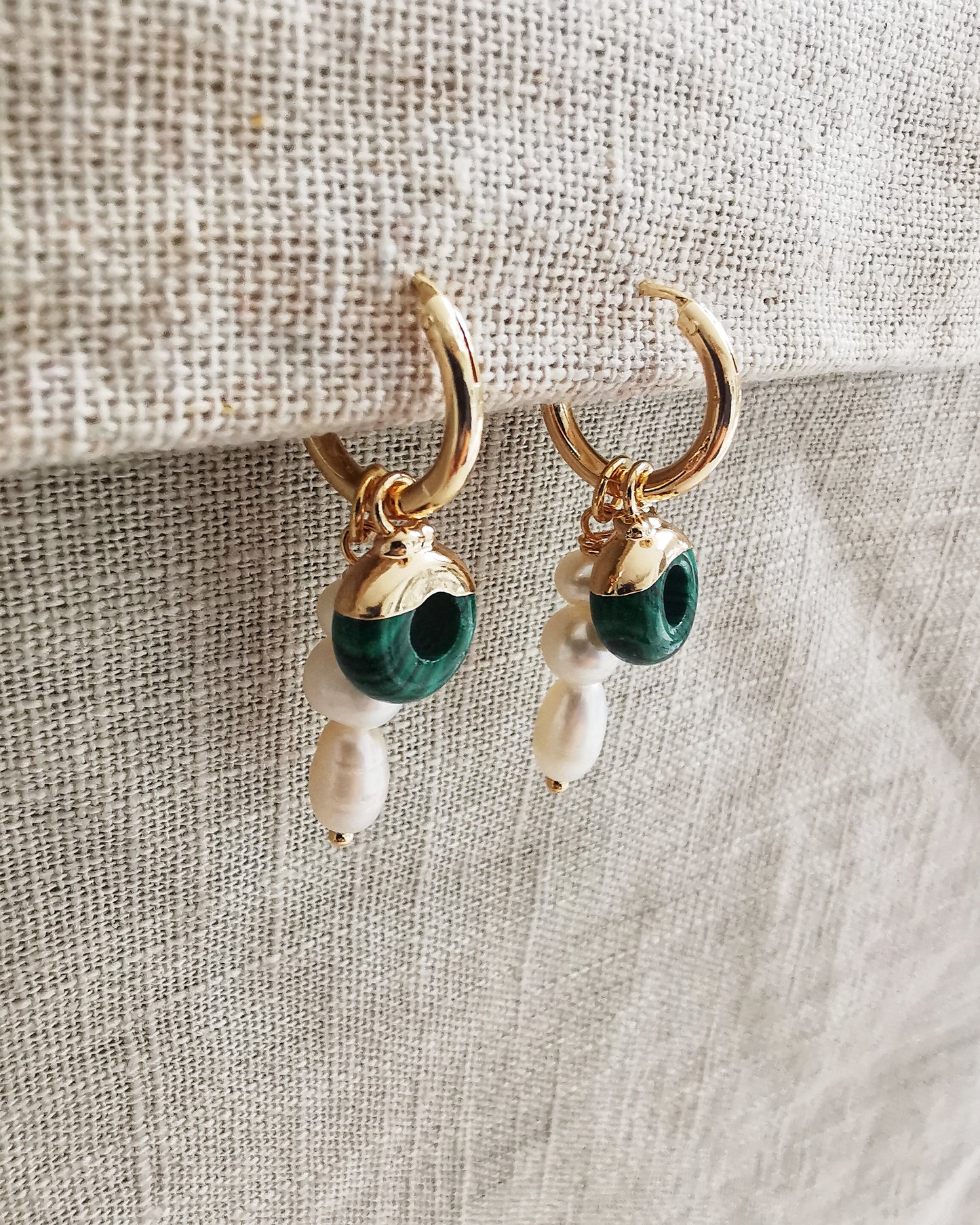 Detachable Hoop Earrings with Freshwater Pearl and Malachite.
