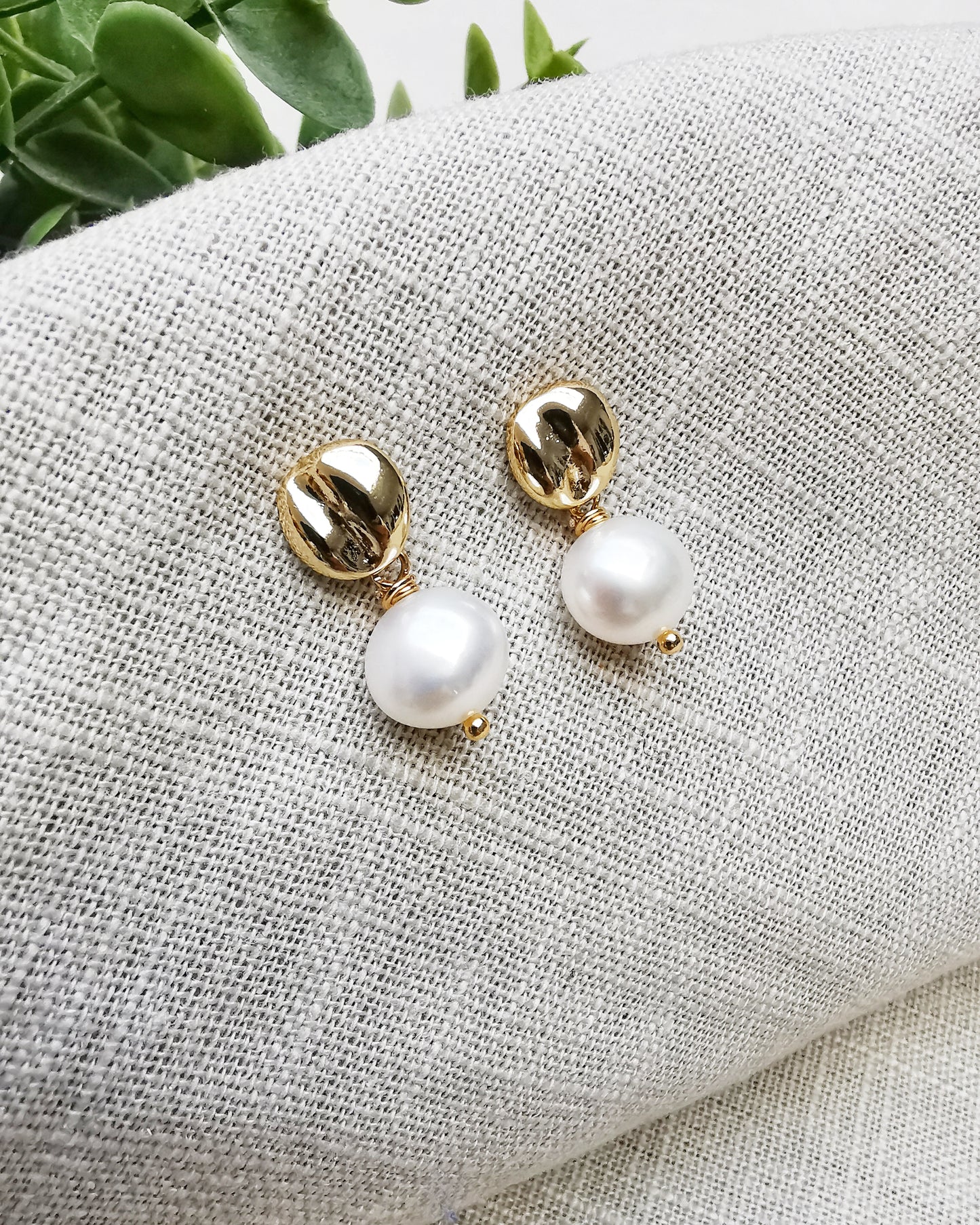 Martina || Freshwater Pearl Dainty Drop Earrings