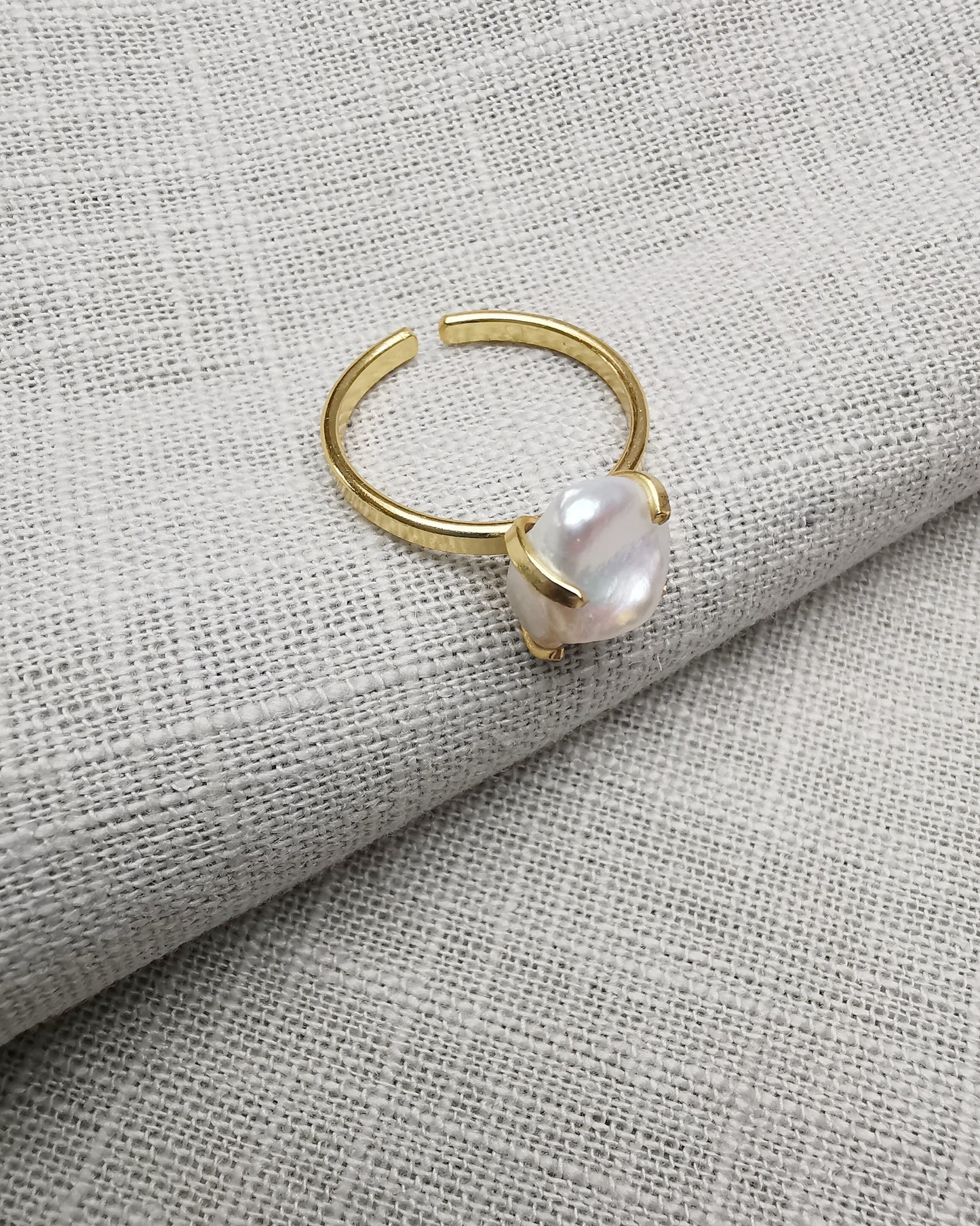 Freshwater Pearl Solitaire Adjustable Ring.